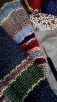 #Вяжукрючком свитер из остатков пряжи. #вязание #crochet #вязаниекрючком