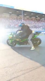 #kawasaki #dafymoto #motogp #automobile #girlreactiononsuperbike #motovlog #girlsreactiononsuperbike