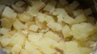 Мясной слоеный салат с ветчиной и яйцом