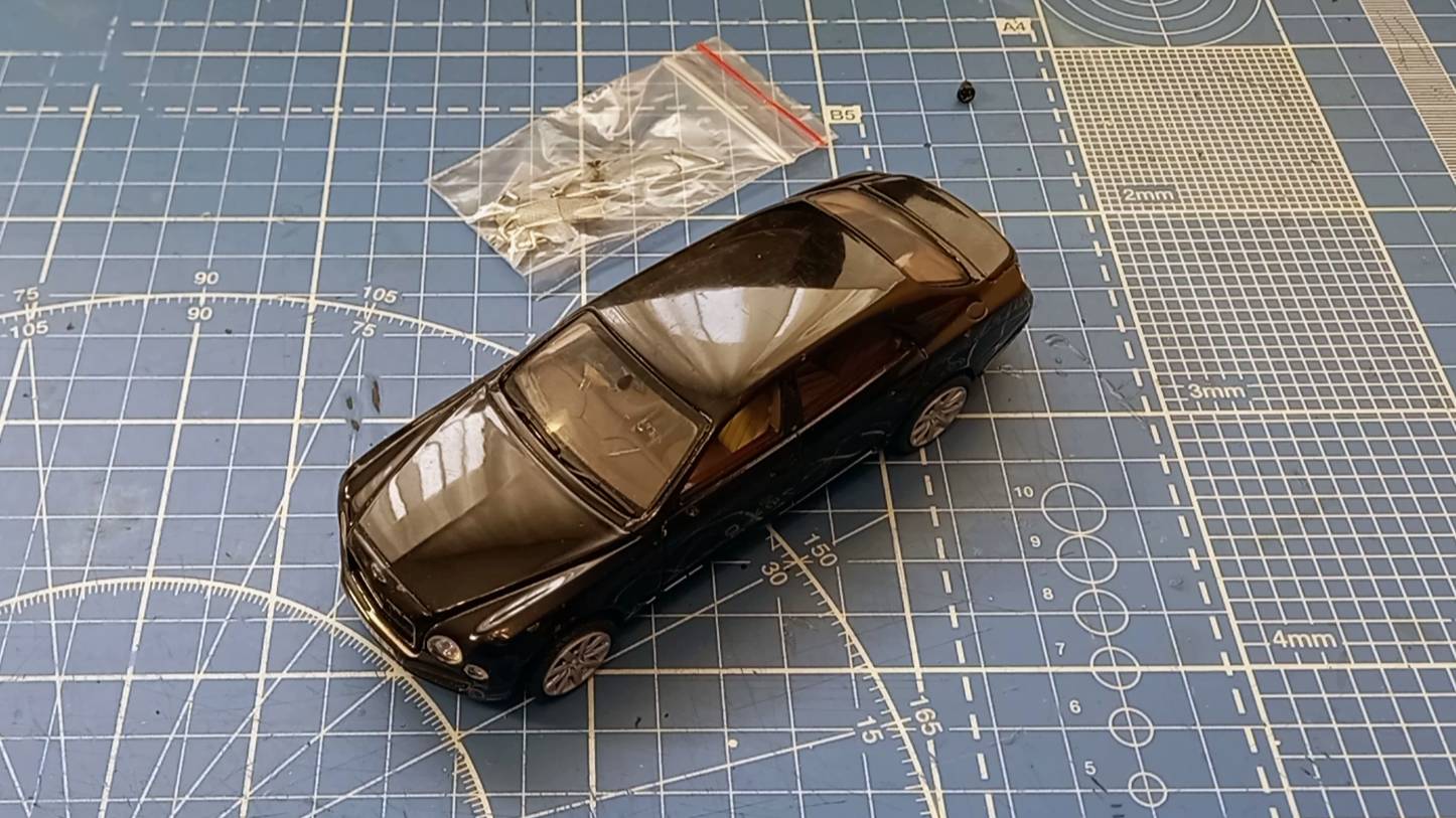 Обзор модели Bentley Mulsanne (2010) от Minichamps Масштаб 1 43