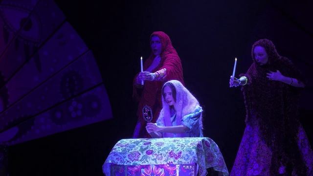 Мариупольский драмтеатр. Премьера сказки "Аленький цветочек"