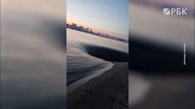 Кадры воронки на Волге