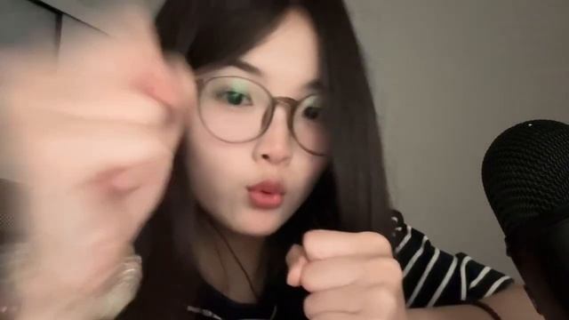 food ASMR. Близкий шёпот, движения рук, звуки рта, запись со стрима.