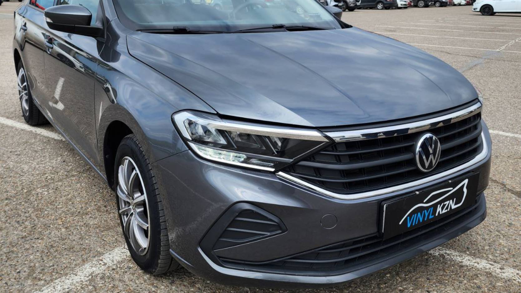 Volkswagen Polo - сделали полировку всего кузова автомобиля с нанесением керамики в два слоя