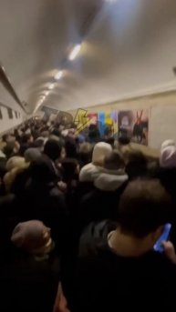 В Киеве огромные очереди в метро