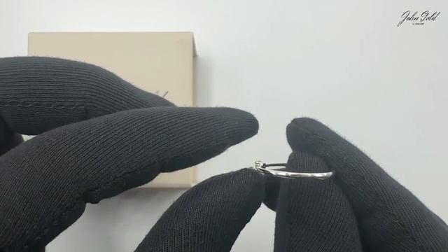 Кольцо из белого золота с желтым природным бриллиантом