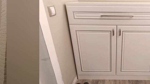Шкафы эмаль матовая с молдингом.