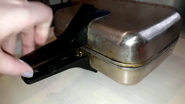 ТРУБОЧКИ С КРЕМОМ  НА ВАФЕЛЬНИЦЕ