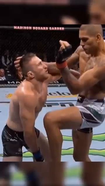 ⚡️PEREIRA COLDEST FLYING KNEE🥶UFC🔴 #mma #shorts #ufc #sport #knockoutcity #viral #alexpereira