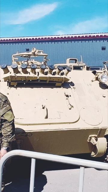 Выставка трофейной военной техники и оружия
