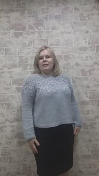ДЖЕМПЕР С КРУГЛОЙ КОКЕТКОЙ "МОРОЗНЫЕ ЛИСТЬЯ"