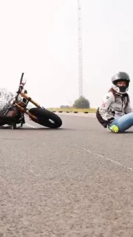 2013 vs 2023 😅😅 #stunt #bike #bikergirl #fail #motorcycle #moto #stuntgirl