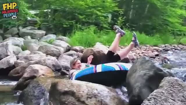 Смешная и уморительная жизнь людей 😆  ПОПРОБУЙТЕ НЕ СМЕЯТЬСЯ 😂