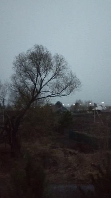 Гроза и молния в деревне
