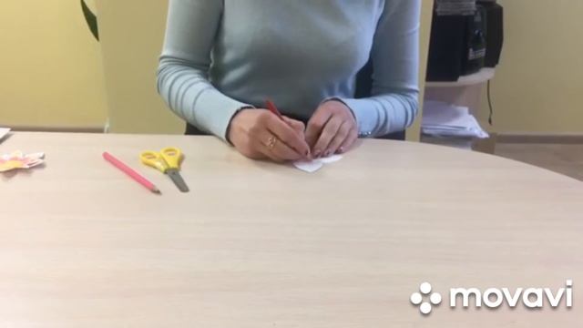 "Создание вазы с цветами из бумаги".