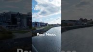 Мост украсили флагами в честь праздника 80-летия Победы.