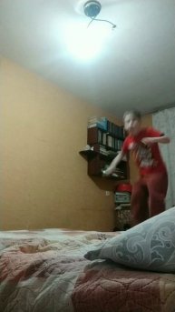 Мой старший брат миша крутит сальто вперёд