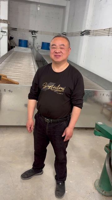 Мой знакомый из Тун Му Гуань, живет здесь и делает чай