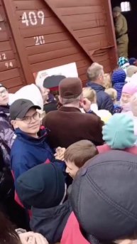 «Там бомжи уже всё разобрали, не стойте»: в Башкирии мужики устроили драку за бесплатную кашу