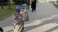 Прогулка до перекрестка по бульвару в Москве