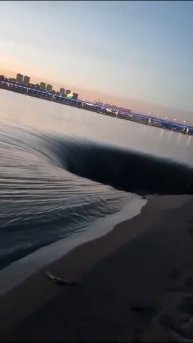 Разрастающаяся воронка на пляже Краснослободска. #Волгоград