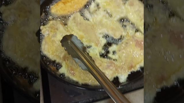 Жарим бризольки.mp4