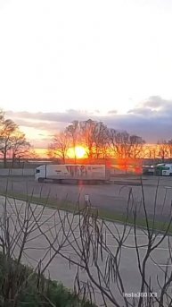 Заря в Фамильном кемпинге Таймлапс