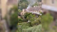 Самодельный одномоторный самолет упал на жилые дома в американской Калифорнии