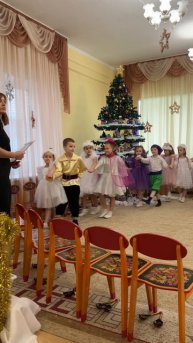 НОВЫЙ ГОД-2024. "СПЯЩАЯ КРАСАВИЦА". НАЧАЛО СКАЗКИ. Подготовительная гр.№4