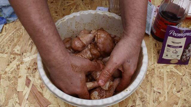Простейший и быстрый рецепт приготовления шашлыка из куриных голеней