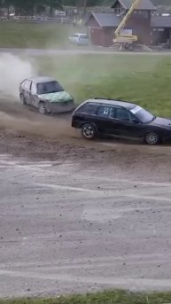 Авария на ровном месте в прямом смысле.