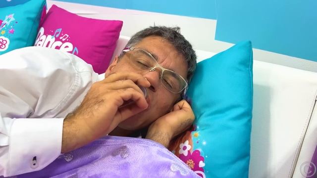 Настя учит помогать и получать помощь