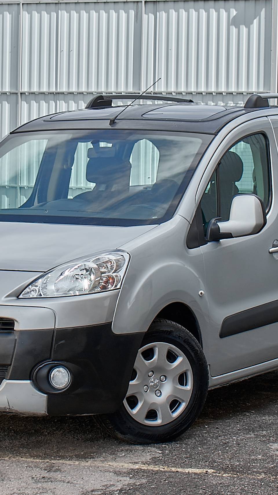Обзор на Peugeot Partner Tepee минивэн 1.6 MT 2010г
