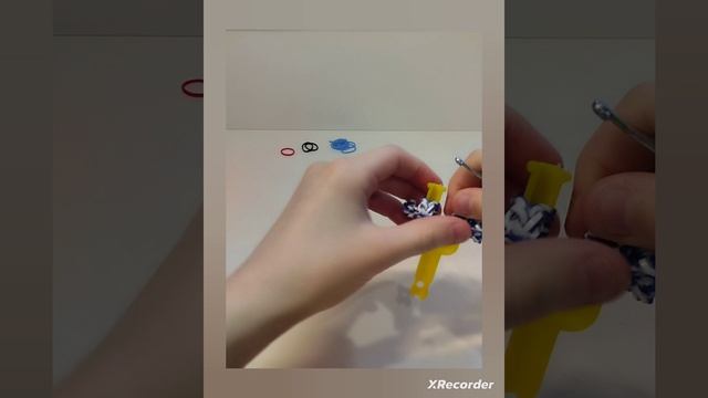 Как сплести СТРЕКОЗУ из резинок на рогатке без станка?