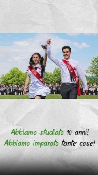 Как перевести на итальянский "выучить стихи наизусть"