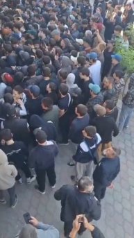 ИЗ ЗА АКЦИИ ВСЁ ПО 99 РУБЛЕЙ В ДАГЕСТАНЕ РАЗНЕСЛИ МАГАЗИН