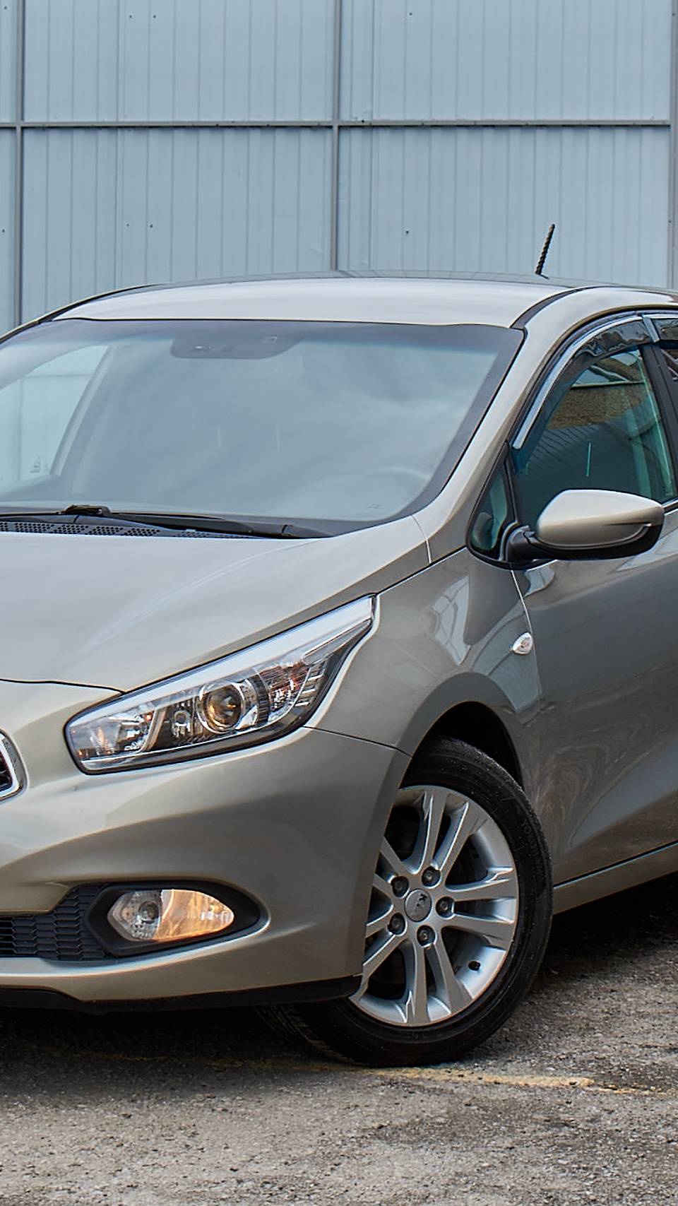 Обзор на Kia Ceed Хетчбэк 5-дв. 1.6 AT 2012г
