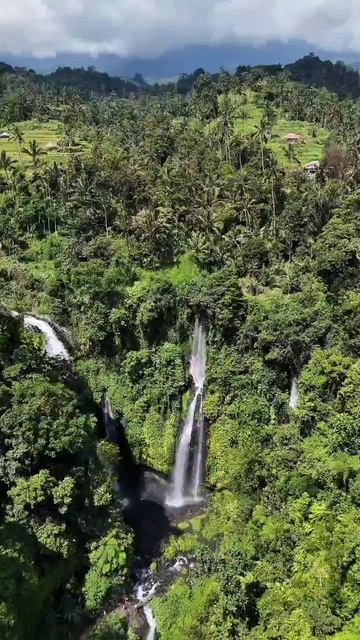 Водопады Fiji Lemukih, Бали