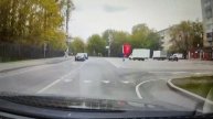 Алени на самокатах