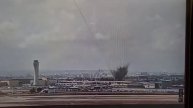 попадания боевой части запущенной из Йемена ракеты по территории аэропорта имени Бен-Гуриона.