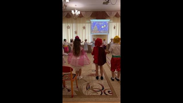 НОВЫЙ ГОД-2024. "СПЯЩАЯ КРАСАВИЦА". НОВОГОДНИЙ ХОРОВОД. Подготовительная гр.№4