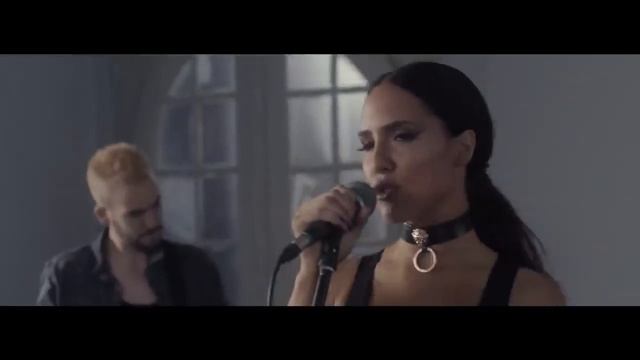 Lana Jurčević   SVI SU LUDI OKO MENE #music #musica #bass #car #video #sports music