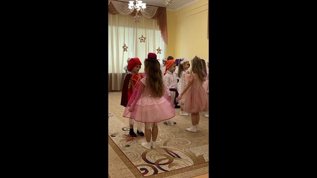 НОВЫЙ ГОД-2024. "СПЯЩАЯ КРАСАВИЦА". ПОЛЬКА. Подготовительная гр.№4