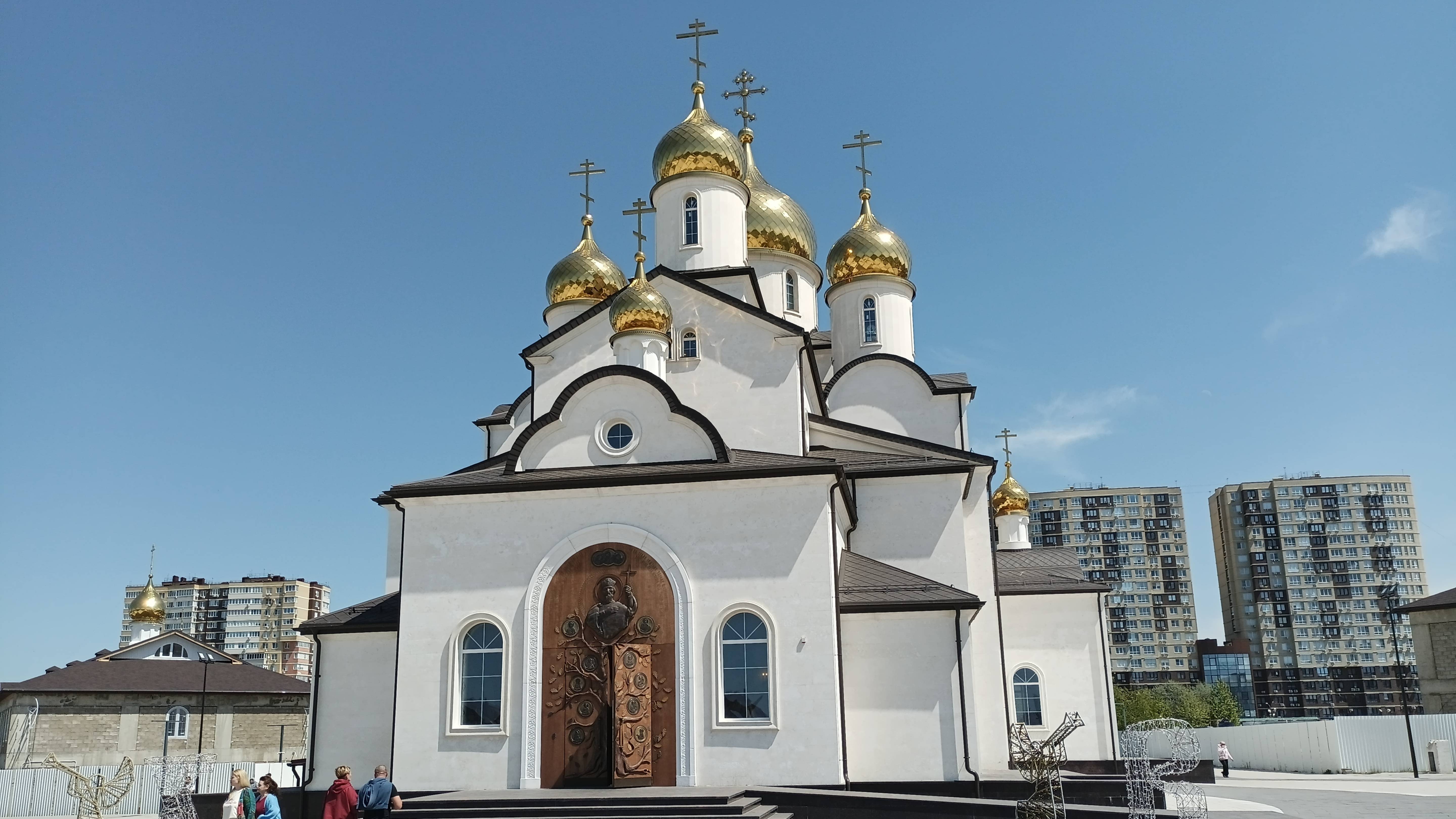 Анапа, май. Экскурсия по парку крещения Руси.