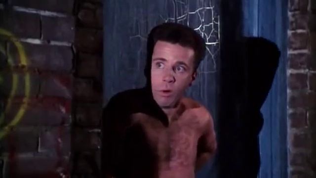 И снова бар "Голубая устрица"! 🙈🤣
🎥 "Полицейская академия 3", 1986 год