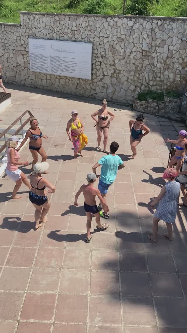 Танцы на море