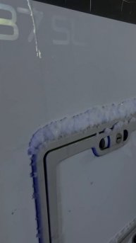 Поломка автодома совпала со снегопадом