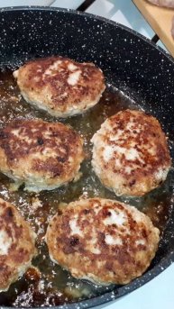 Сочные котлеты из свинины без добавления хлеба и картофеля. Рецепт сочных котлет.