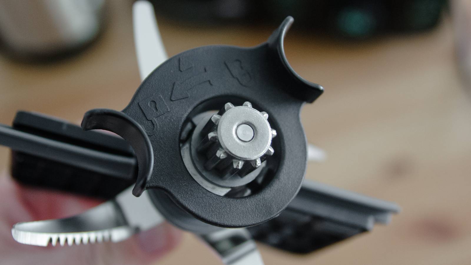 Установка насадок в мультиварке Atvel KitchenBot H