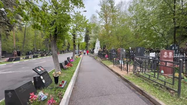 ЦЫГАНСКИЕ ПОХОРОНЫ | СКЛЕП ИЗ БЕЛОГО МРАМОРА НА МОГИЛЕ ШАНДОРА КОВАЧ | КУЗЬМИНСКОЕ КЛАДБИЩЕ 04.2025